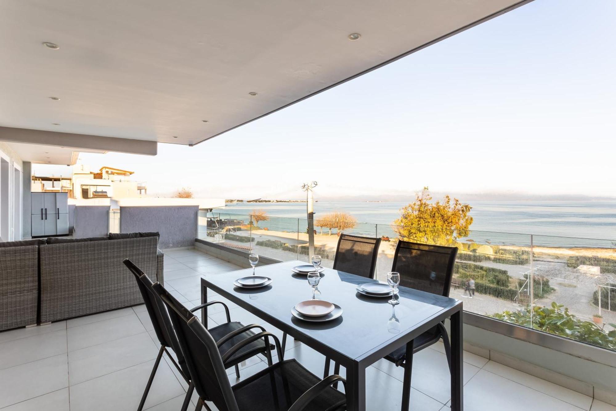 Beachfront Artemida Retreat - Peony Seabreeze Gem Eksteriør billede