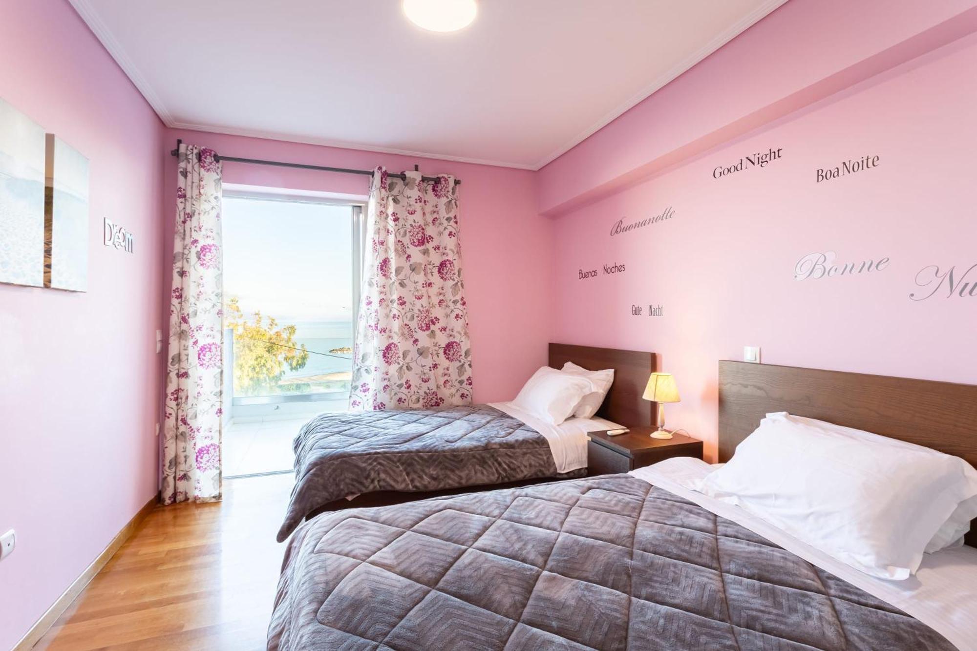 Beachfront Artemida Retreat - Peony Seabreeze Gem Eksteriør billede