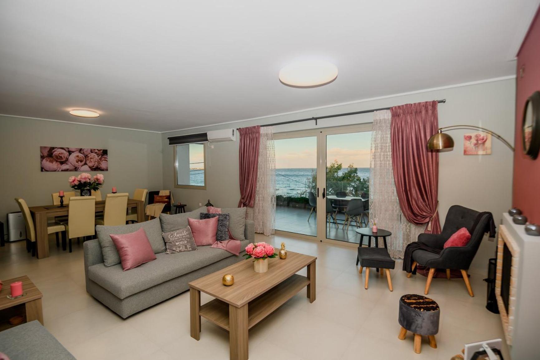 Beachfront Artemida Retreat - Peony Seabreeze Gem Eksteriør billede